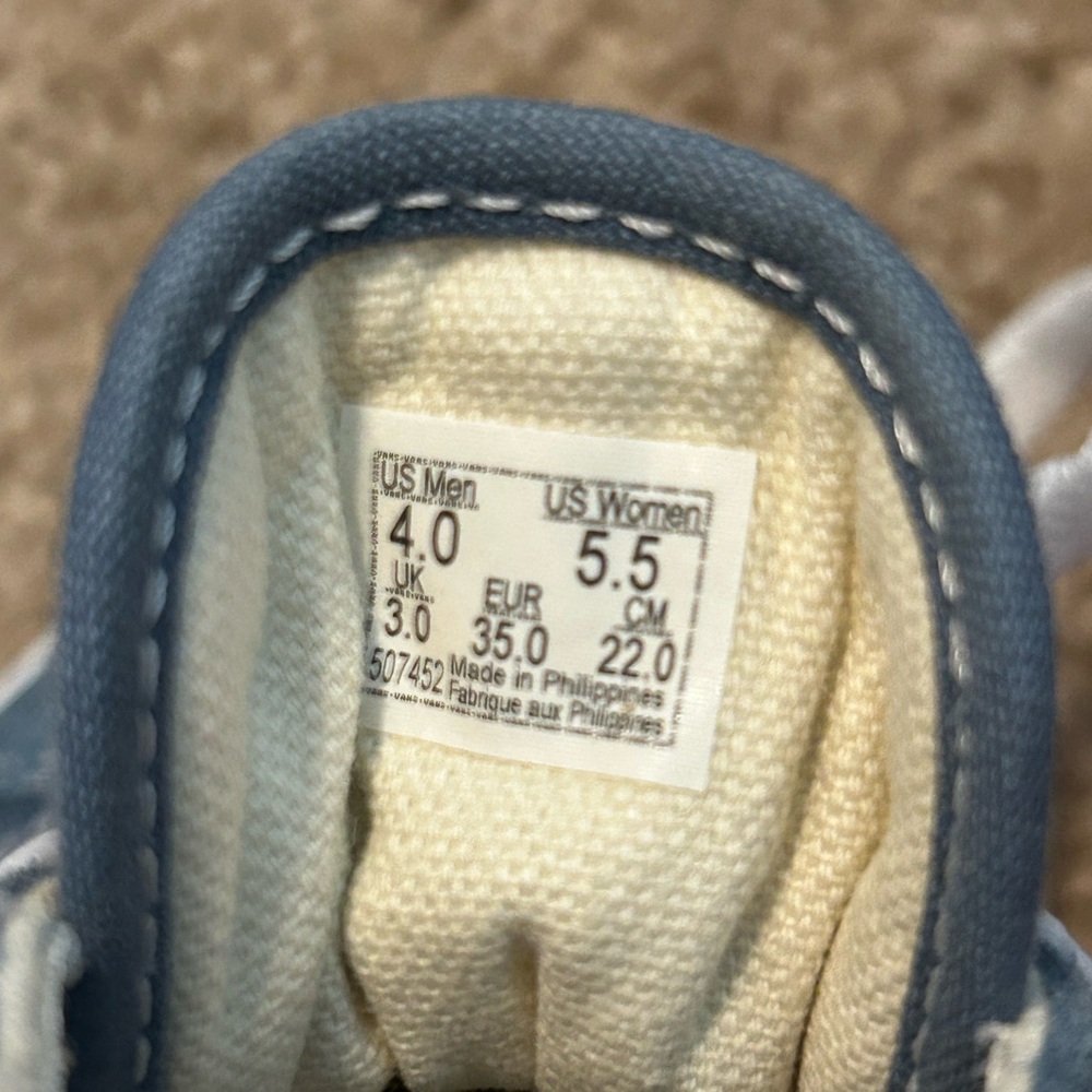 Vans - Picture 4 of 5